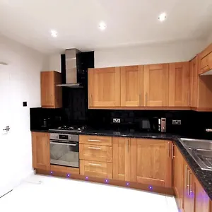 https://lovely-1-bed-flat-in-trendy-peckham.brighton-hotels-england.com